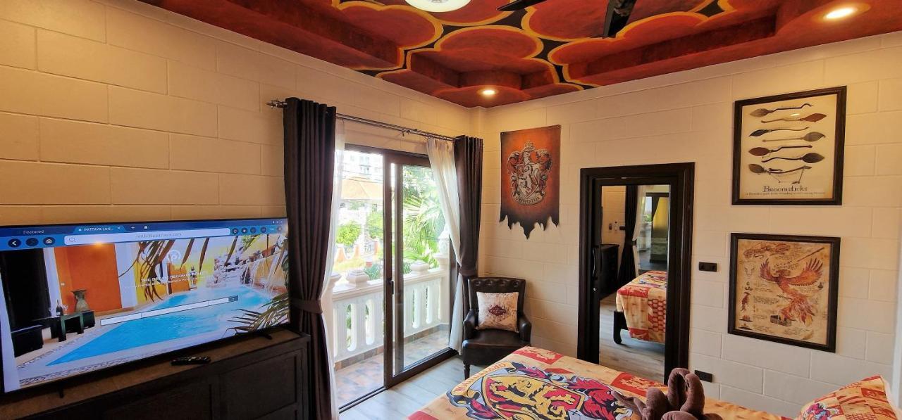 Potterland Luxury Pool Villa Pattaya Walking Street 6 Bedrooms ภายนอก รูปภาพ