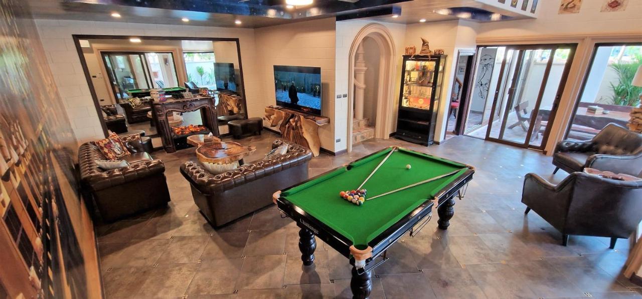 Potterland Luxury Pool Villa Pattaya Walking Street 6 Bedrooms ภายนอก รูปภาพ
