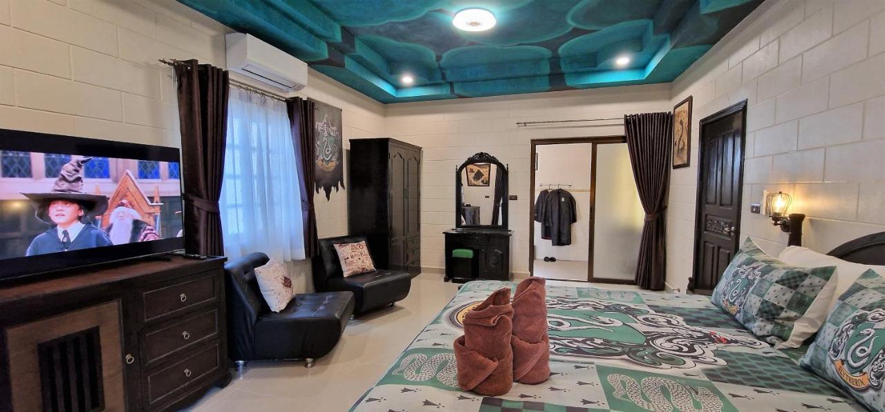 Potterland Luxury Pool Villa Pattaya Walking Street 6 Bedrooms ภายนอก รูปภาพ