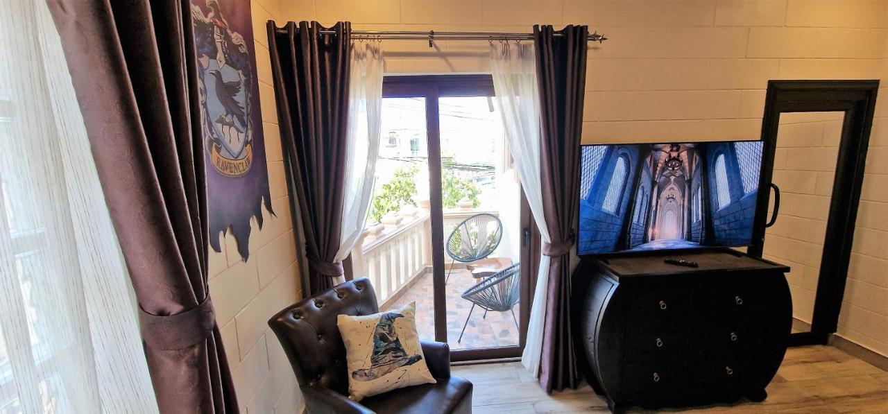 Potterland Luxury Pool Villa Pattaya Walking Street 6 Bedrooms ภายนอก รูปภาพ